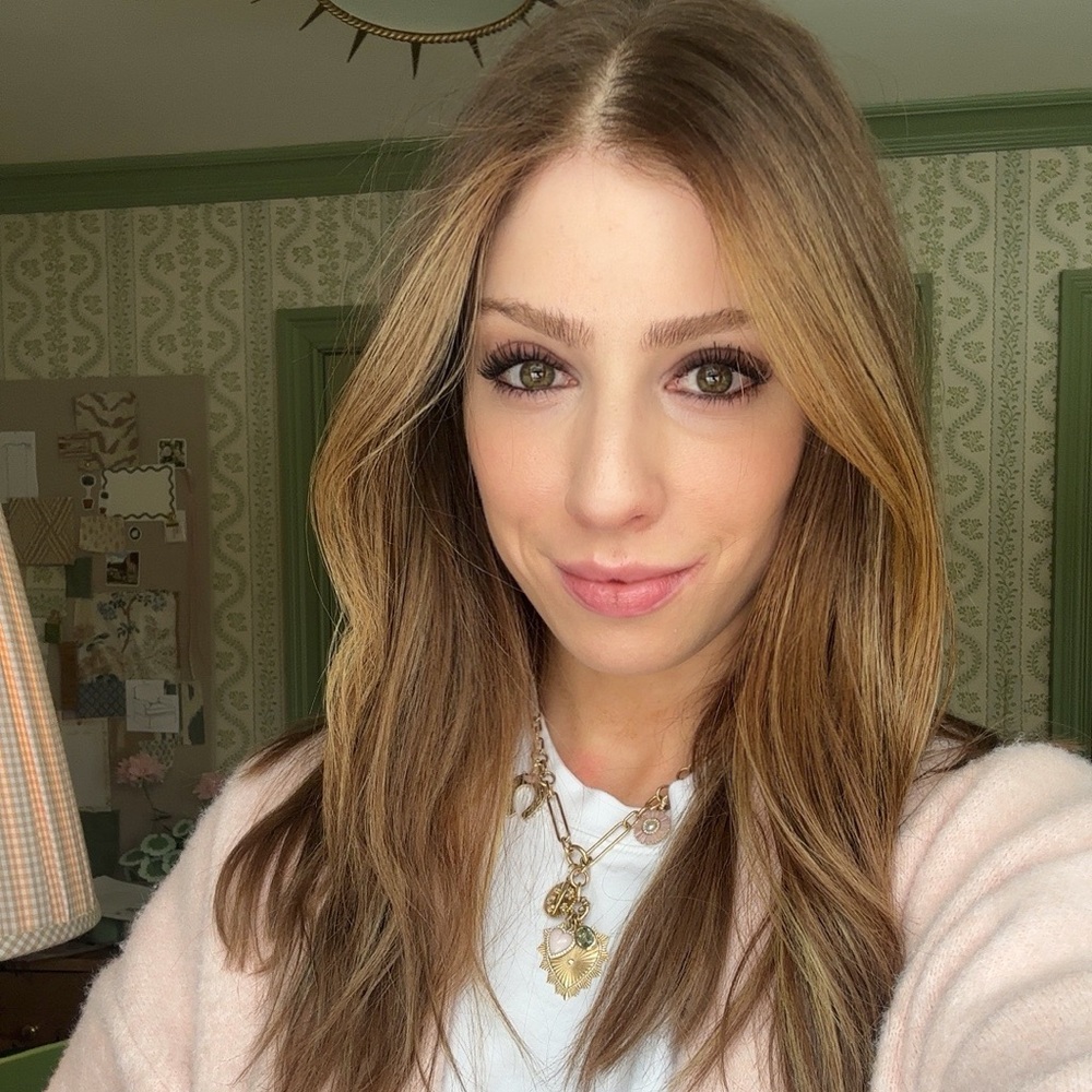 Meet your Posher, Alisa